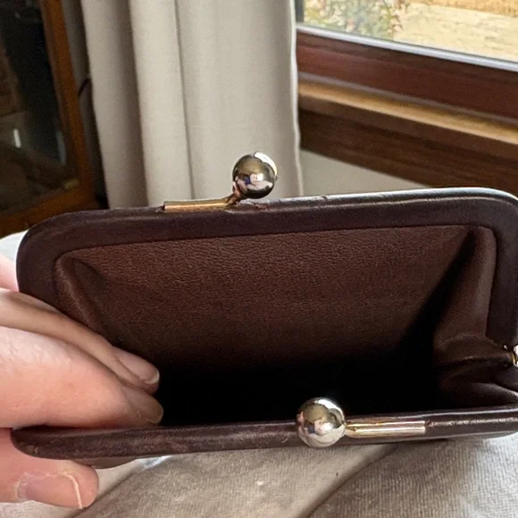 Coach Rich Brown Leather Coin purse kisslock closure Rare - Picture 7 of 7